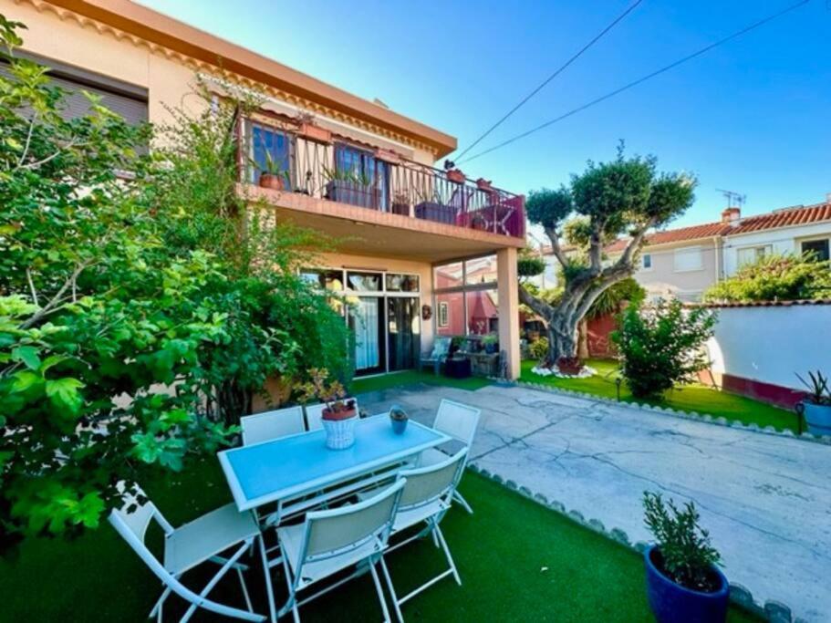 Appartement St Laurent 생 로랑 드 라 살랑크 외부 사진