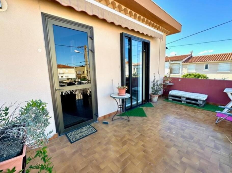 Appartement St Laurent 생 로랑 드 라 살랑크 외부 사진
