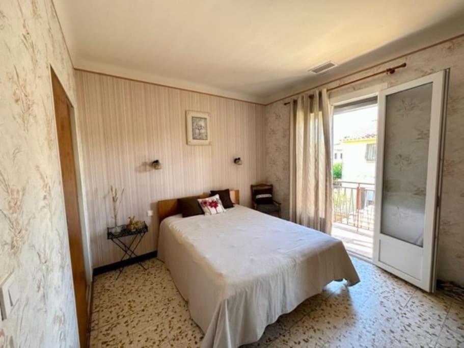 Appartement St Laurent 생 로랑 드 라 살랑크 외부 사진