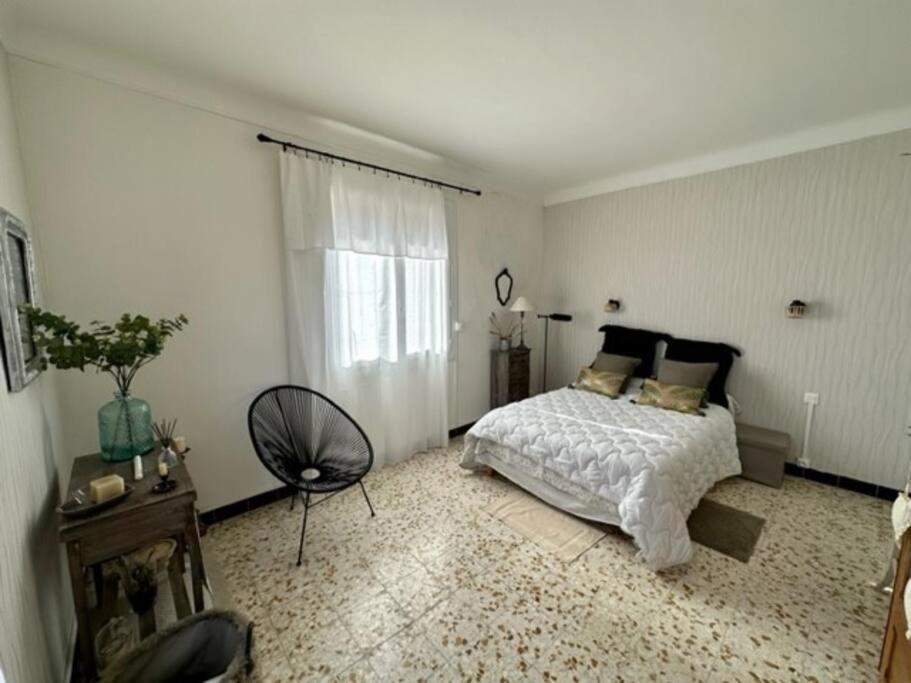 Appartement St Laurent 생 로랑 드 라 살랑크 외부 사진