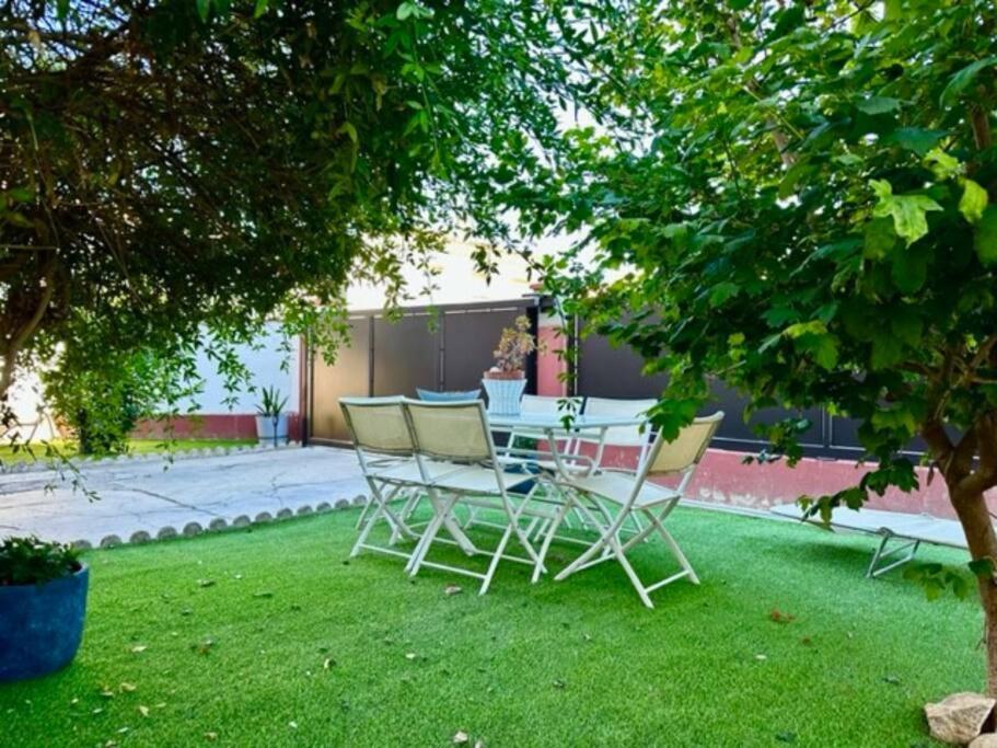 Appartement St Laurent 생 로랑 드 라 살랑크 외부 사진